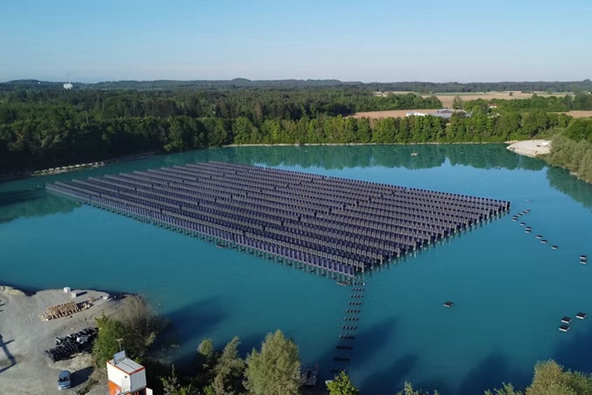 Alemanha aposta em painéis solares flutuantes para ampliar energia renovável sem ocupar terras agrícolas